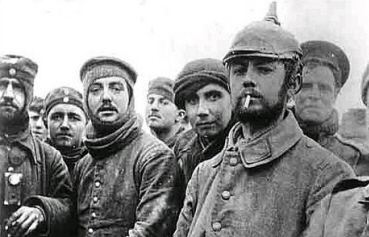 Britten en Duitsers gebroedelijk op de foto (Kerst 1914)